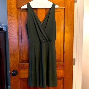 NWT- LOFT Dress, Size 2, knee length, pockets